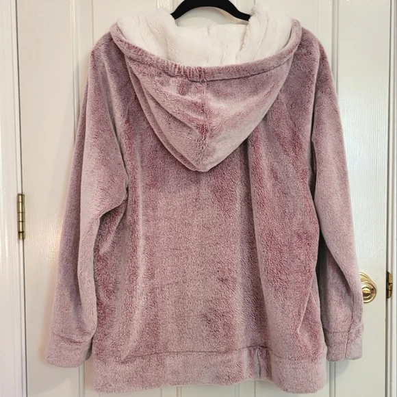 Softest Hoodie Everrr - Picture 3 of 6